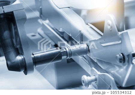The high technology automotive parts assembly process by power spanner. The high technology automotive parts assembly process by power spanner. 105534312