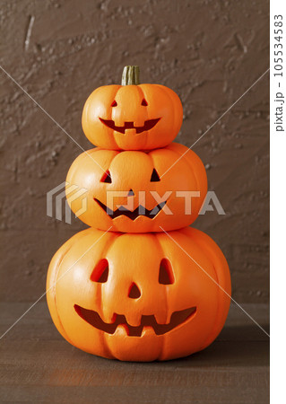 手作りのハロウィンの飾り 手作りのハロウィンの飾り 105534583