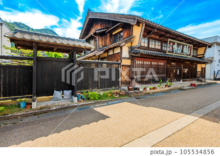 福井県　南越前町　今庄宿の町並み 105534856
