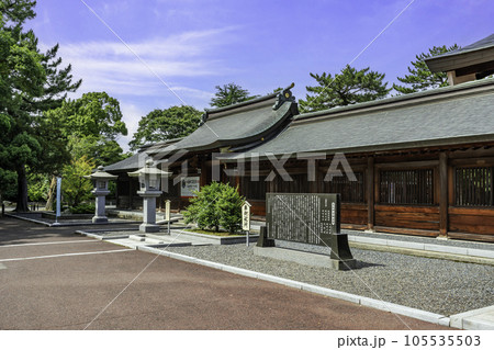 敦賀　氣比神宮　廻廊と神門　福井県敦賀市 105535503