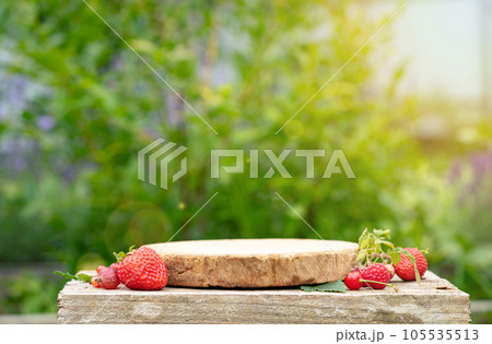 Empty wooden podium 105535513