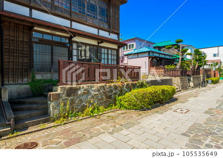 北海道　函館　元町の町並み 105535649