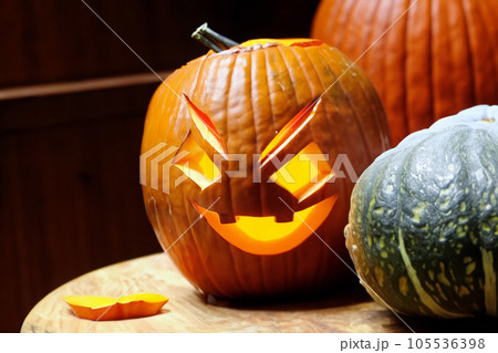 ハロウィンのカボチャ ハロウィンのカボチャ 105536398