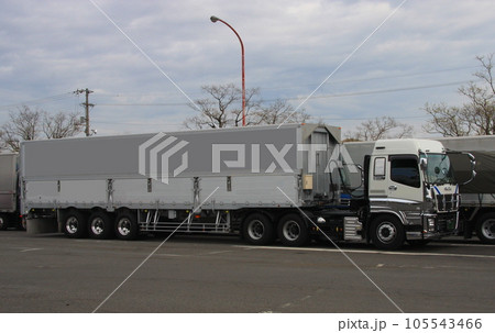 ウイング荷台の大型セミトレーラー（3+3軸） 105543466