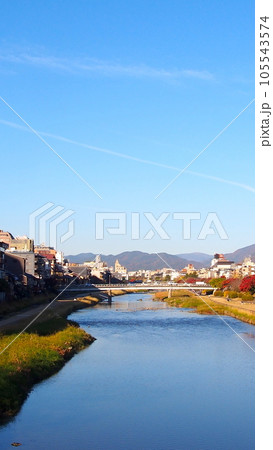 秋の京都の風景 105543574