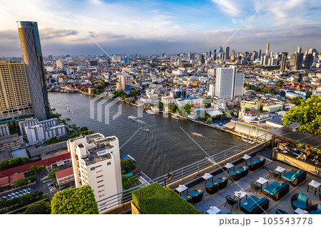 Aerial view of rooftop bar in Khlong San and Chao Phraya river in Bangkok, Thailand 105543778