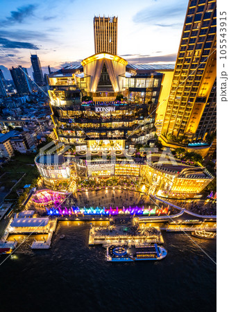 Aerial view of Icon Siam mall by night on the chao phraya river in khlong san, bangkok, Thailand 105543915
