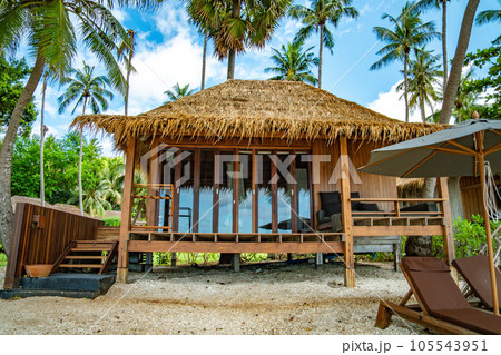 View of Haad Tien Beach resort in shark bay, koh Tao, Thailand View of Haad Tien Beach resort in shark bay, koh Tao, Thailand 105543951