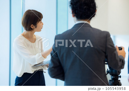 撮影　制作現場　会社案内　求人広告 105543958