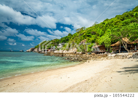View of Haad Tien Beach resort in shark bay, koh Tao, Thailand 105544222