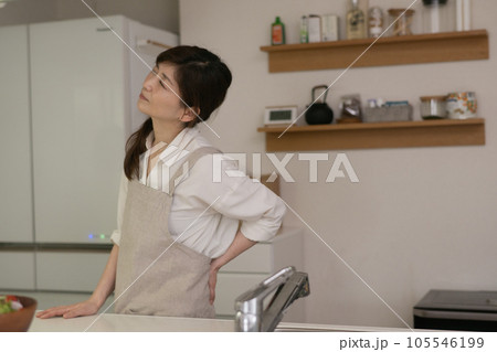 家事に疲れたミドル主婦 105546199