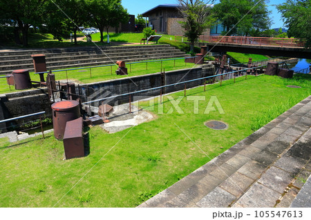 【富山県】晴天の牛島閘門（富岩運河環水公園） 105547613