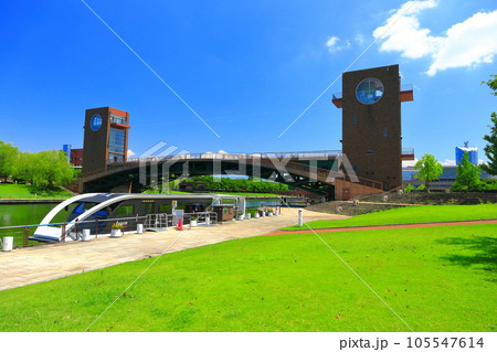 【富山県】晴天の富岩運河環水公園 105547614