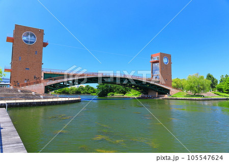 【富山県】晴天の富岩運河環水公園 105547624