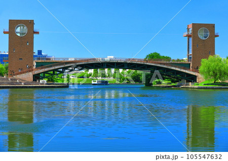 【富山県】晴天の富岩運河環水公園と富岩水上ライン 105547632
