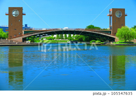 【富山県】晴天の富岩運河環水公園と富岩水上ライン 105547635