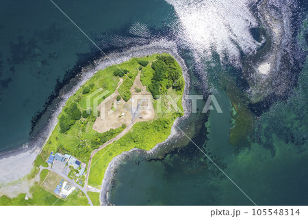 北海道 アルトリ岬を空撮（真俯瞰） 105548314