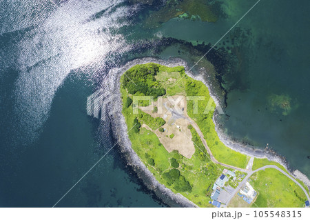 北海道 アルトリ岬を空撮（真俯瞰） 105548315