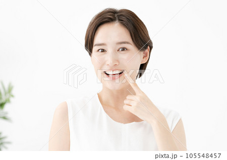 デンタル　オーラルケア　ホワイトニング 105548457