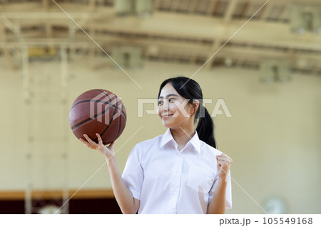 バスケットボールと女子高生 バスケットボールと女子高生 105549168