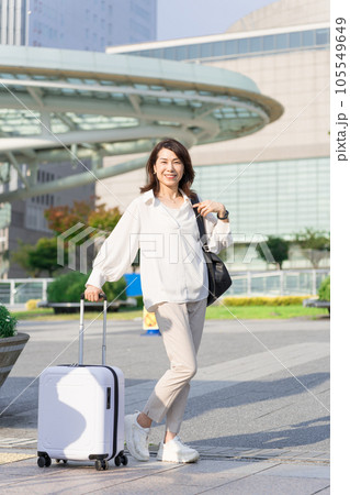 名古屋旅行・出張を楽しむアラフィフ女性 105549649