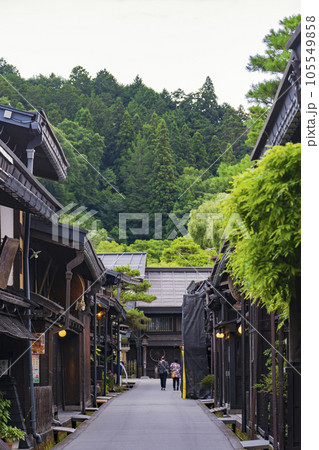 飛騨高山の古い町並み 105549858