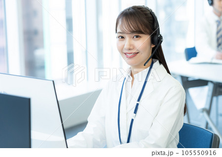 白衣のオペレーター 105550916