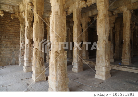インド　世界遺産ハンピの建造物群 105551893