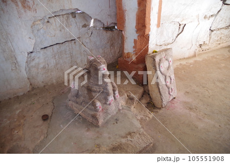 インド　世界遺産ハンピの建造物群 105551908
