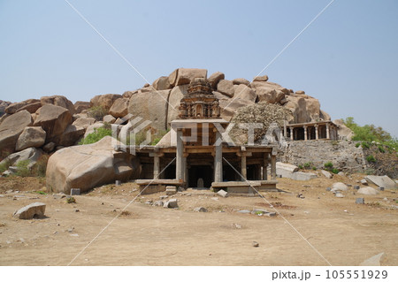 インド　世界遺産ハンピの建造物群 105551929