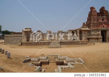 インド 世界遺産ハンピの建造物群 インド 世界遺産ハンピの建造物群 105551961