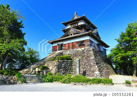 【福井県】快晴の丸岡城（現存12天守） 105552261