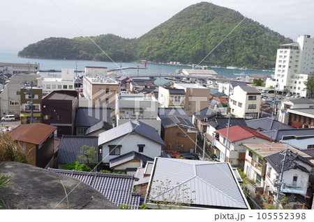 隠岐西郷地区の街並の景色 105552398