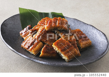 細かく刻んだ国産うなぎの蒲焼き 細かく刻んだ国産うなぎの蒲焼き 105552440
