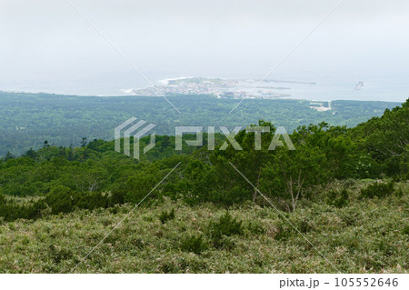 見返台園地展望台からの眺望 利尻島 北海道 見返台園地展望台からの眺望 利尻島 北海道 105552646