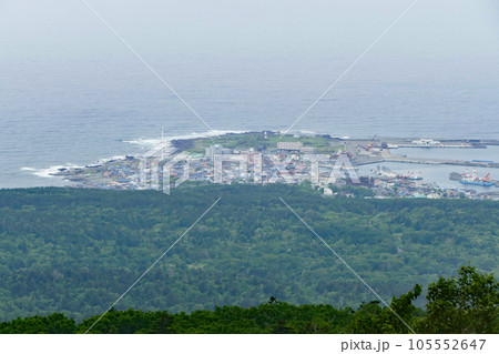 見返台園地展望台からの眺望　利尻島　北海道 105552647