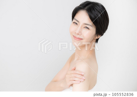肩こりなどの美しいイメージ 肩こりなどの美しいイメージ 105552836