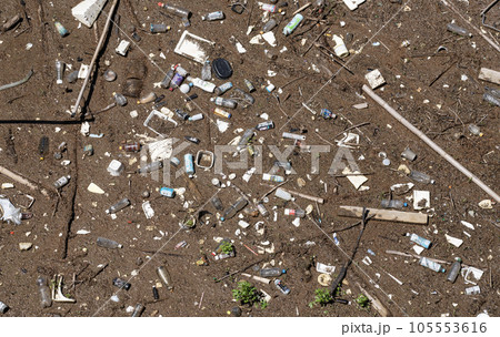 ダムに溜まったゴミ ダムに溜まったゴミ 105553616