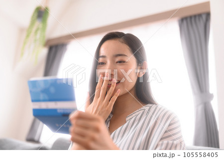 女性ポートレート. 女性ポートレート. 105558405