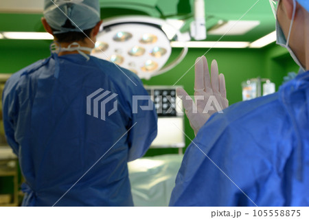 医療の現場 105558875