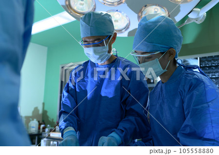 医療の現場 105558880