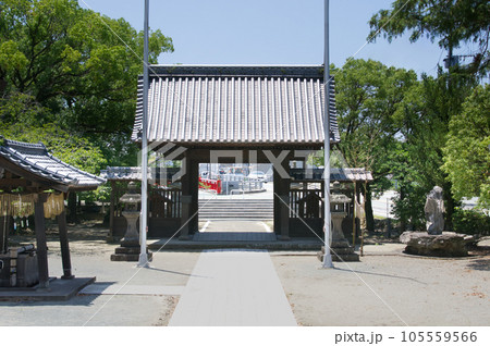 神社の門 105559566