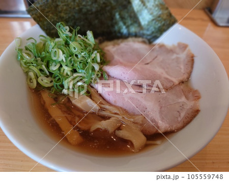 繊細なチャーシューのラーメン 105559748