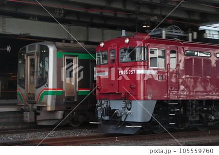 JR山形駅に停車中のED75形電気機関車(757号機)_2023/4/22撮影 JR山形駅に停車中のED75形電気機関車(757号機)_2023/4/22撮影 105559760