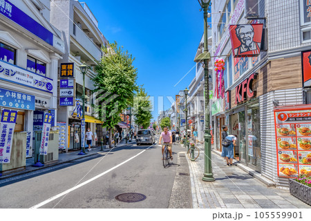 横浜市の都市風景　大倉山駅 105559901