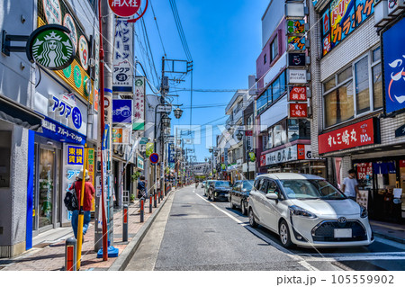 横浜市の都市風景　大倉山駅 105559902