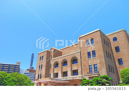 鶴舞公園内にある名古屋市公会堂の風景 105561013