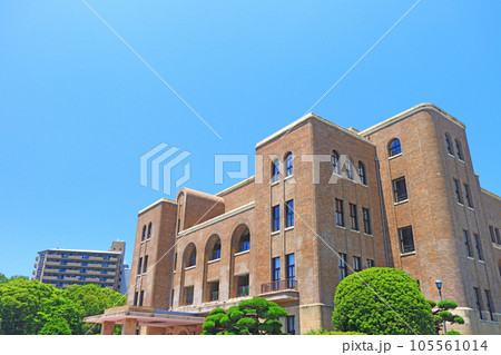 鶴舞公園内にある名古屋市公会堂の風景 鶴舞公園内にある名古屋市公会堂の風景 105561014