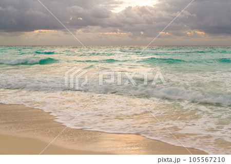 Sunrise over the beach on Caribbean Sea. 105567210