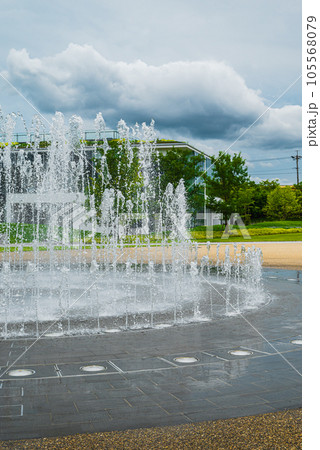 夏の城山公園噴水広場【長野市】 105568079